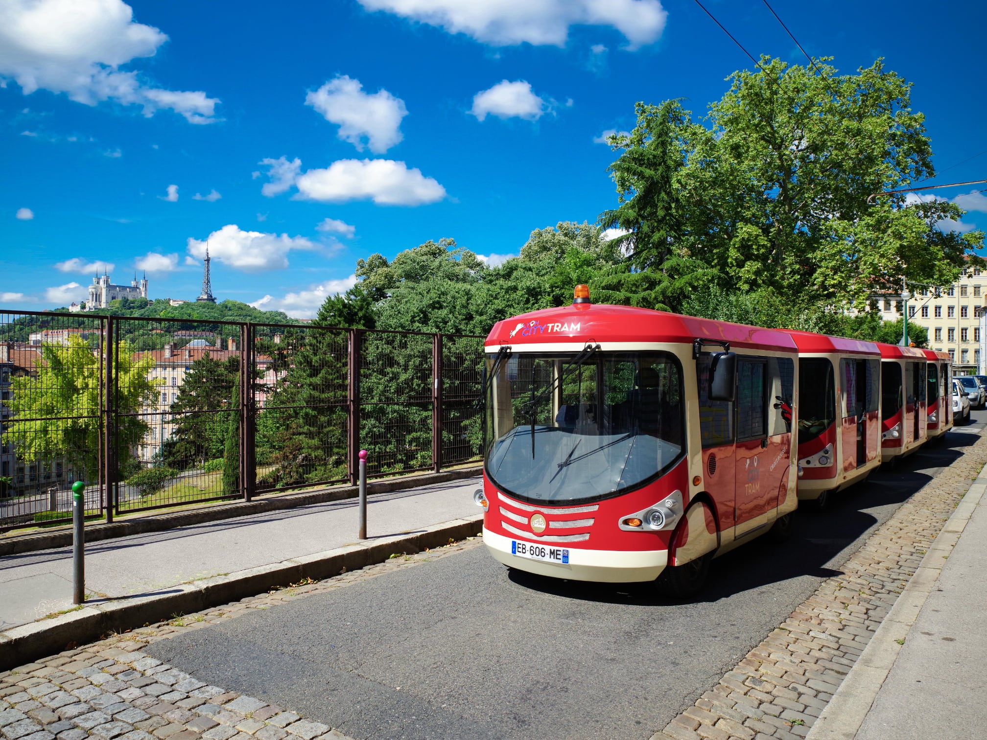 lyon city tram tour