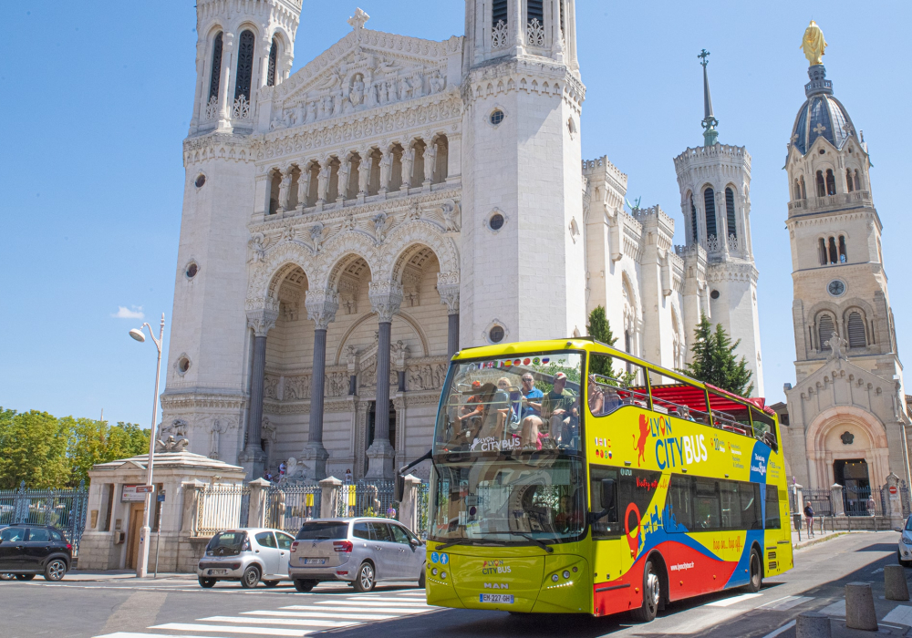 visiter-lyon-en-bus.jpg